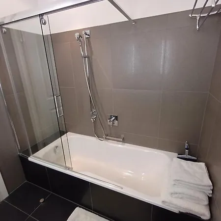 公寓 Haus Am Bach Appartement-fewo- Dusche Oder Bad- Wc 8-bettwohnung By Interhome *